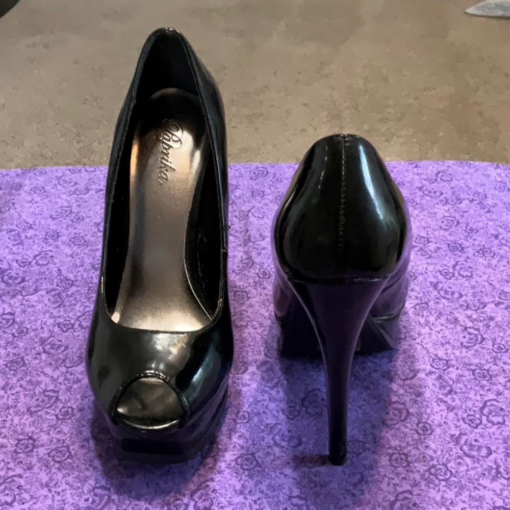 Paprika Black Peep Toe Heels